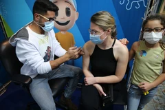 Israel: Liều vaccine COVID-19 thứ 4 giúp bảo vệ nhóm có nguy cơ cao