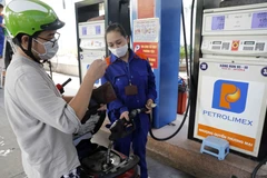 Bộ Tài chính đề xuất giảm thuế 10% mặt hàng chế phẩm xăng và ethanol