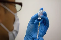 Nhật Bản cân nhắc chấm dứt tiêm miễn phí vaccine ngừa COVID-19