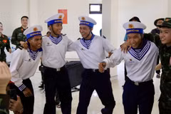[Photo] Nụ cười của những người lính đảo Trường Sa rắn rỏi