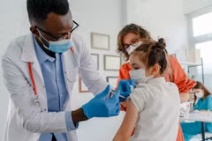 Mỹ khuyến nghị tiêm vaccine phòng COVID-19 cho trẻ từ 6 tháng tuổi