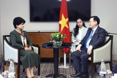 Chủ tịch Quốc hội Vương Đình Huệ tiếp lãnh đạo một số tập đoàn tại Anh