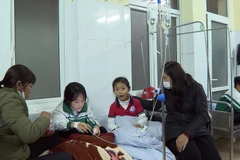 Sơn La: 40 học sinh nhập viện sau bữa tối, nghi ngộ độc thực phẩm 