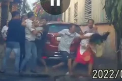 Bình Dương: Giáng chức, điều chuyển Đại úy Công an xô xát với dân