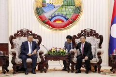 Thủ tướng Lào đánh giá cao sự hợp tác giữa thủ đô Vientiane và Hà Nội