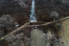 Giá dầu châu Á tăng hơn 1% sau sự cố rò rỉ đường ống dẫn dầu Keystone