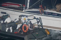 Tàu chiến Hàn Quốc giải cứu 4 thủy thủ Anh gặp nạn trên vịnh Aden