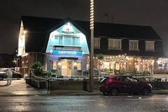 Xả súng làm 4 người thương vong trong đêm Giáng sinh ở Anh