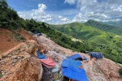 [Video] "Vàng tặc" lộng hành tàn phá môi trường tại Lai Châu