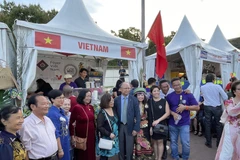 Việt Nam tham dự Làng ẩm thực quốc tế dưới chân tháp Eiffel