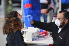 Chính quyền Mỹ đặt mua thêm 500 triệu bộ xét nghiệm COVID-19