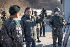 Bộ trưởng Quốc phòng Hàn Quốc kiểm tra trạng thái sẵn sàng chiến đấu