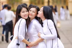[Video] Những khoảnh khắc xúc động ngày chia tay khối 12 Việt Đức 