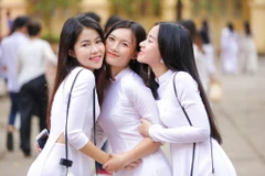 [Video] Những khoảnh khắc xúc động ngày chia tay khối 12 Việt Đức 