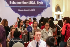 Triển lãm Du học Mỹ 2017 thu hút nhiều học sinh, sinh viên tham gia. (Ảnh: Minh Sơn/Vietnam+)