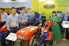 Gian triển lãm máy kéo của Tổng công ty Máy động lực và máy nông nghiệp Việt Nam. (Ảnh: Trần Việt/TTXVN)