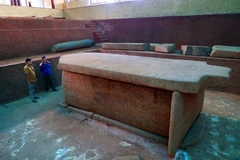 Khu hầm mộ tại Di tích quốc gia đặc biệt Mộ Cự thạch Hàng Gòn. (Ảnh: Hồng Đạt/TTXVN)