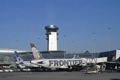 Máy bay của hãng hàng không Frontier Airlines tại sân bay Las Vegas, Mỹ. (Ảnh: AFP/TTXVN)