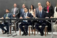 Lễ ký kết thiết lập quan hệ chiến lược trong lĩnh vực hydro xanh giưa EU và Ai Cập tại COP27. (Nguồn: ebrd.com)