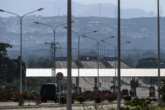 Toàn cảnh cây cầu Tienditas ở Urena, bang Tachira, Venezuela, giáp giới với Colombia. (Ảnh: AFP/TTXVN)