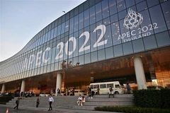 Quang cảnh bên ngoài Trung tâm Hội nghị quốc gia Queen Sirikit, địa điểm tổ chức Hội nghị Cấp cao APEC, tại Bangkok, Thái Lan, ngày 2/11. (Ảnh: AFP/ TTXVN)