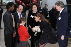 Công nương Kate tái hiện “khoảnh khắc Marilyn Monroe”