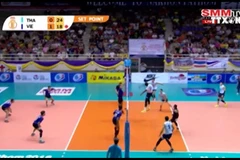 Tuyển bóng chuyền nam Việt Nam thất bại trước các tuyển thủ Thái Lan.