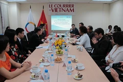 Bà Michaëlle Jean, Tổng Thư ký Pháp ngữ đã đến thăm tòa soạn báo Le Courrier du Vietnam. (Ảnh: Tiến Đạt/Vietnam+)