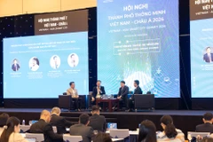 Phiên thảo luận chuyên đề về "Chiến lược phát triển công nghiệp bán dẫn: Động lực mới cho Việt Nam và Hà Nội." (Ảnh: Minh Sơn/Vietnam+)