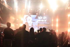 Rất đông khán giả đã đến với đêm nhạc “Trần Lập – Hẹn gặp lại”. (Ảnh: Thi Uyên/Vietnam+) 