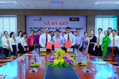 Lãnh đạo các bên tham gia ký kết. (Nguồn: Vietcombank)