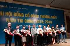 Nhân sự nhiệm kỳ mới của Sacombank ra mắt Đại hội đồng cổ đông. (Nguồn: Cộng tác viên)