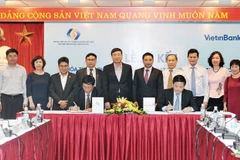 Đại diện VietinBank và Trung tâm Lưu ký Chứng khoán Việt Nam ký kết hợp tác. (Nguồn: VietinBank)