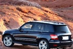 Chiếc ôtô GLK 300 mới sẽ được trải nghiệm nhiều địa hình tại Việt Nam. (Nguồn: motorstown.com)