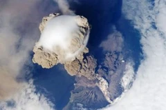 Tầng ozone đang chịu áp lực rất lớn từ hoạt động không thân thiện với môi trường của con người. (Ảnh minh họa)