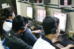 Từ 1/9, các cơ sở internet gần trường học sẽ bị cắt đường truyền. (Ảnh: Trung Hiền/Vietnam+)