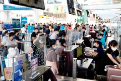 Lượng hành khách qua sân bay Nội Bài phục hồi tăng trưởng nhanh trở lại. (Ảnh: CTV/Vietnam+)