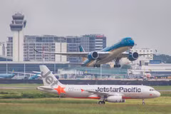 Hành khách sẽ được phục vụ tiêu chuẩn ngang nhau nhờ thương hiệu kép Vietnam Airlines-Jetstar Pacific. (Ảnh: CTV/Vietnam+)