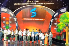 Những tác giải đạt giải tại Liên hoan phim toàn quốc về an toàn giao thông năm 2019. (Ảnh: Việt Hùng/Vietnam+)