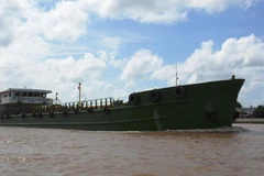 Tàu thuyền Việt Nam hoạt động tuyến nội địa sẽ được giảm giá dịch vụ hoa tiêu hàng hải vì dịch COVID-19. (Ảnh: Việt Hùng/Vietnam+)