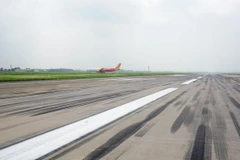 Đường cất hạ cánh sân bay Nội Bài sẽ được sửa chữa các hư hỏng để đảm bảo an toàn khai thác bay. (Ảnh: Việt Hùng/Vietnam+)