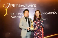 Phó Tổng giám đốc Vietjet Nguyễn Thị Thuý Bình đại diện hãng nhận giải thưởng. (Ảnh: VJ cung cấp)