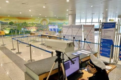 Khu vực đo thân nhiệt để phát hiện hành khách có biểu hiện cúm, sốt cao sẽ được đưa vào cách ly riêng để tránh nguy cơ lây nhiễm dịch virus corona. (Ảnh: Phan Công/Vietnam+)