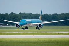 Thêm một tiếp viên Vietnam Airlines mắc bệnh COVID-19 trên chuyến bay VN54 từ Anh về Hà Nội. (Ảnh: CTV/Vietnam+)