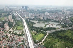 Dự án cầu cạn Mai Dịch-Nam Thăng Long đang được gấp rút hoàn thành kịp theo tiến độ vào tháng 9/2020. (Nguồn: Vietnam+)