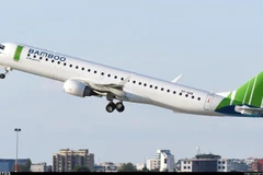 Một máy bay phản lực thế hệ mới Embraer E195 của hãng hàng không Bamboo Airways sẽ được đưa vào khai thác bay thẳng tới Côn Đảo. (Ảnh: PV/Vietnam+)