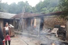 Căn nhà cấp 4 bị thiêu rụi (Ảnh: PV/Vietnam+) 