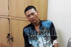 Hà Nội: Giải cứu người phụ nữ bị đối tượng dùng dao khống chế