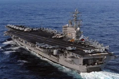 Tàu sân bay USS Ronald Reagan tới vùng biển Nhật Bản ngày 13/3, tham gia công tác cứu trợ nạn nhân động đất và sóng thần. (Nguồn: AFP/TTXVN)