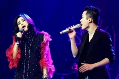 Thanh Lam và Tùng Dương song ca trên sân khấu. (Ảnh: Internet)